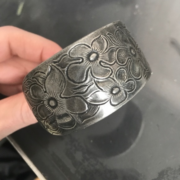 Vintage Jewelry - Vintage Statement Boho Cuff Floral Pewter Bracelet Vintage Jewelry - Vintage Statement Boho Cuff Floral Pewter Bracelet